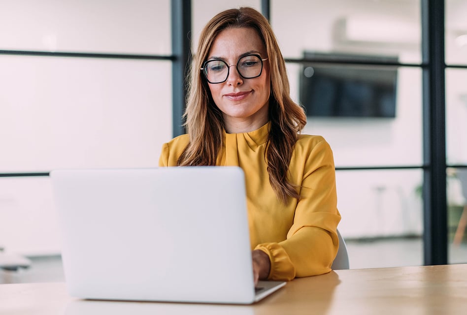 Renter uses her laptop to log into Zego’s online rent payment platform
