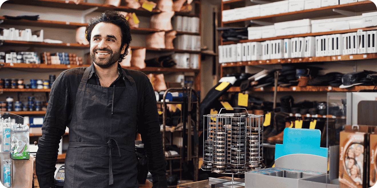 Le commerçant utilise un système de point de vente au détail.
